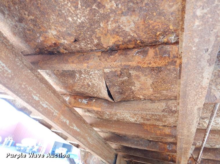 image for item K5858 1991 Ford L8000 dump truck