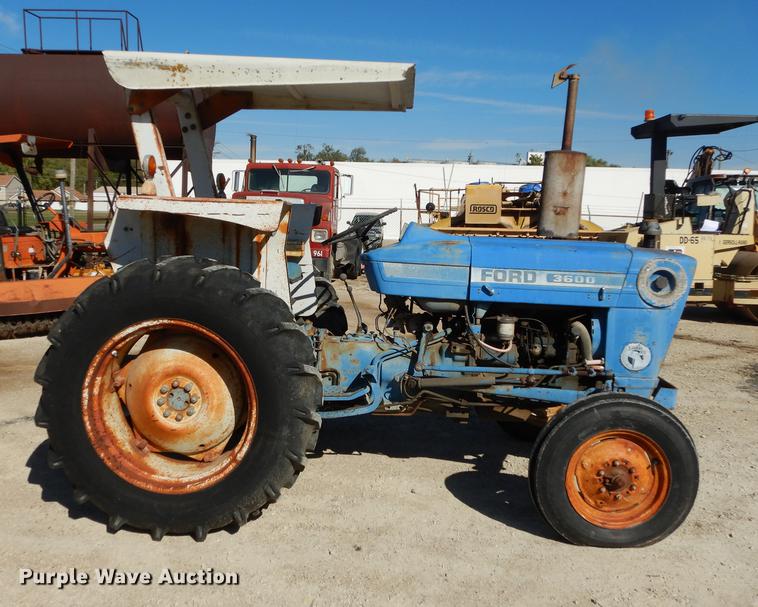 image for item K5860 1977 Ford 3600 tractor