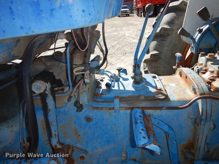 image for item K5860 1977 Ford 3600 tractor