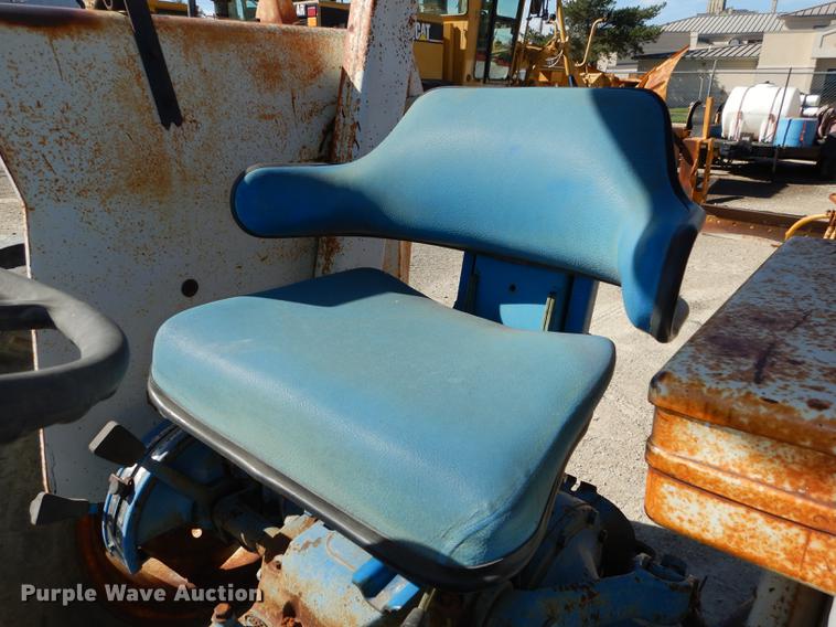 image for item K5860 1977 Ford 3600 tractor