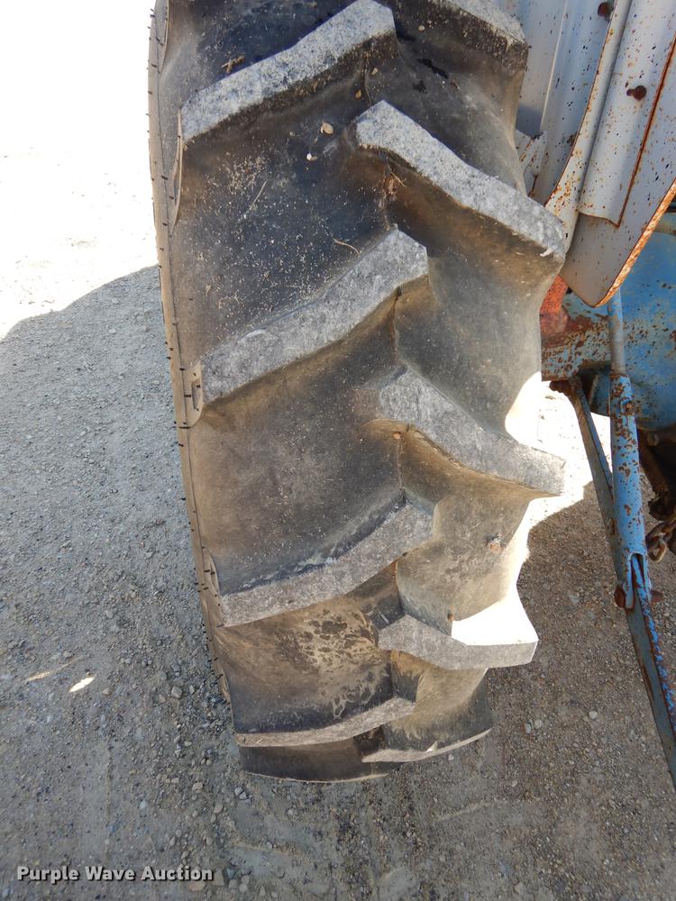 image for item K5860 1977 Ford 3600 tractor