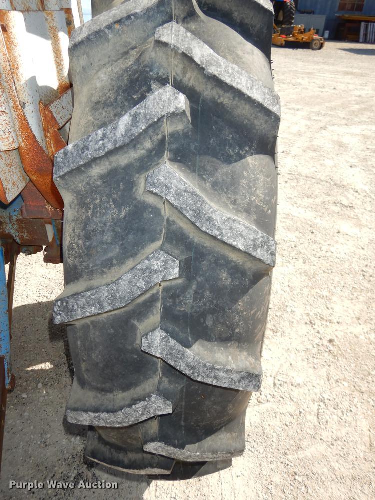 image for item K5860 1977 Ford 3600 tractor