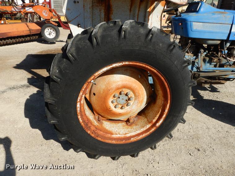 image for item K5860 1977 Ford 3600 tractor