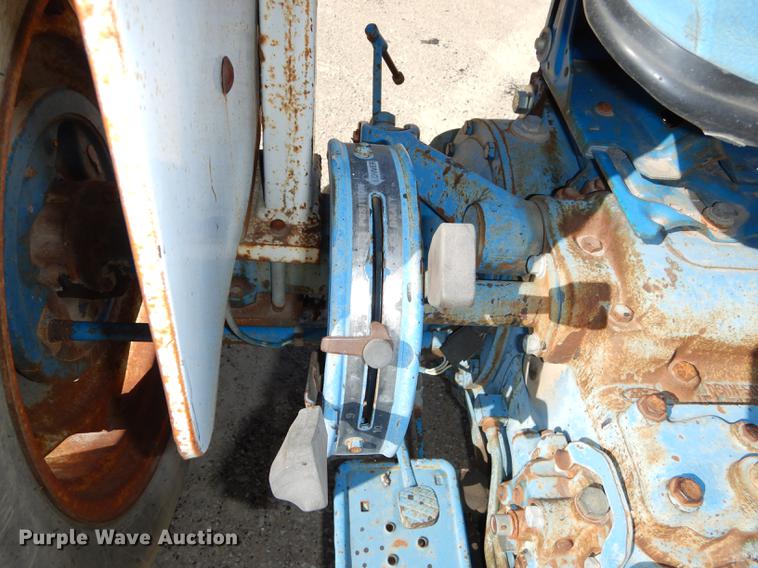 image for item K5860 1977 Ford 3600 tractor
