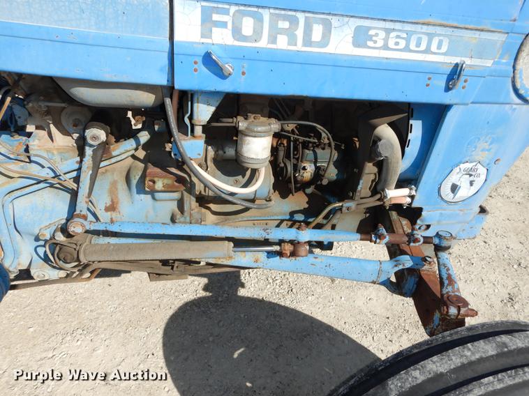image for item K5860 1977 Ford 3600 tractor