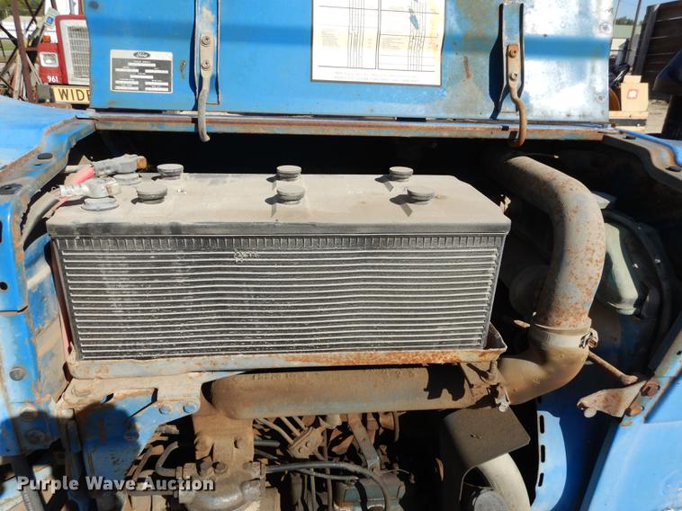 image for item K5860 1977 Ford 3600 tractor