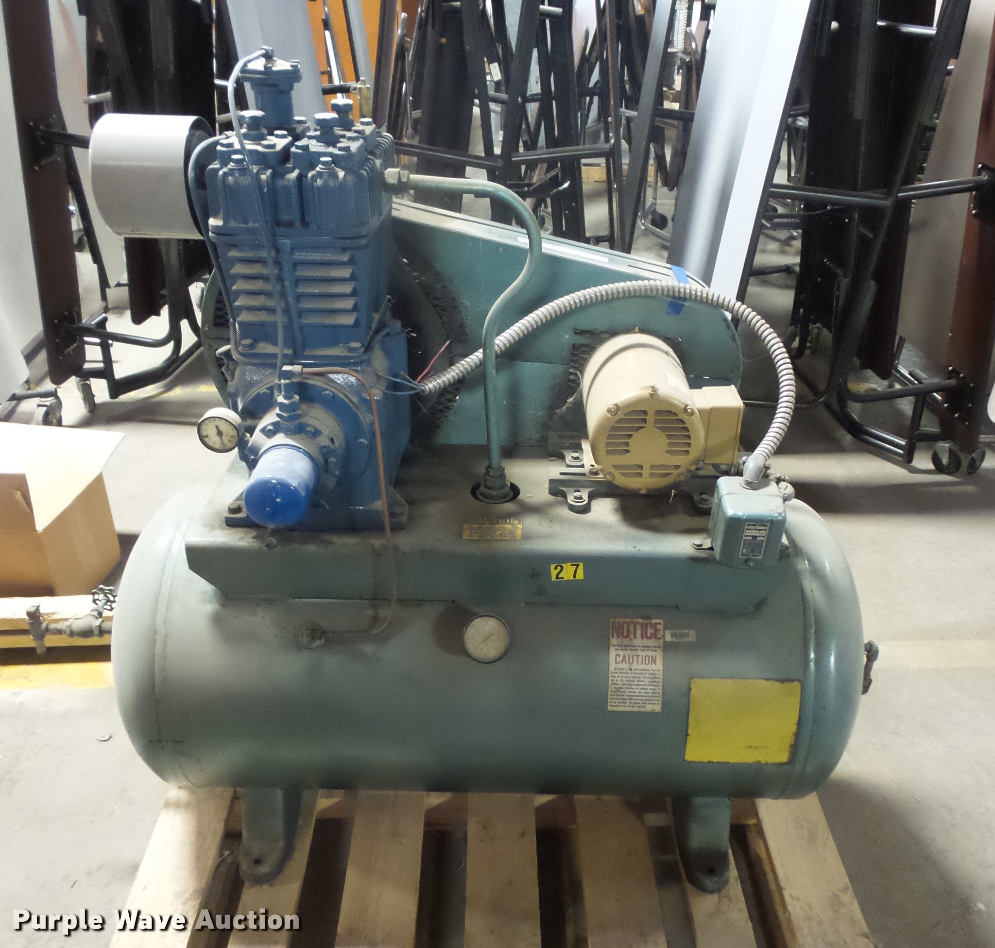 Air compressor in Des Moines, IA Item DE9274 sold Purple Wave