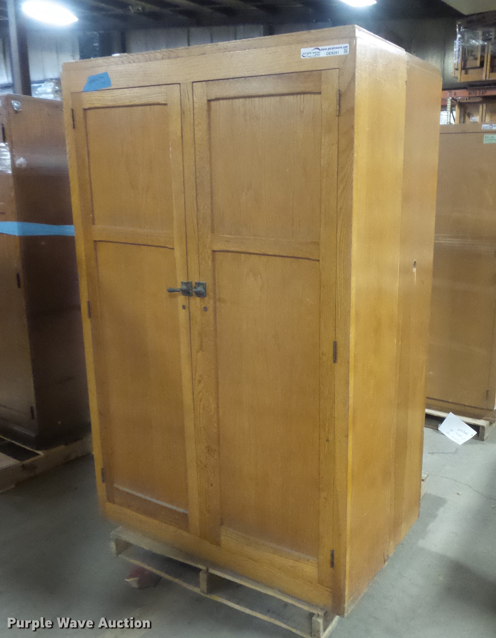 Wood in Des Moines, IA Item DE9291 sold Purple Wave