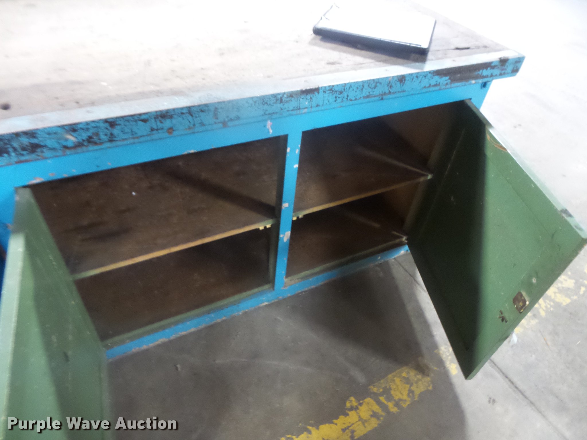 Wood work bench in Des Moines, IA Item DE9292 sold Purple Wave