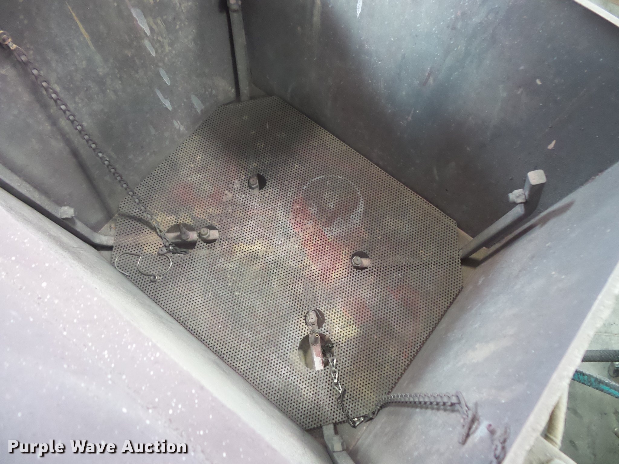 Tools in Des Moines, IA Item DE9330 sold Purple Wave