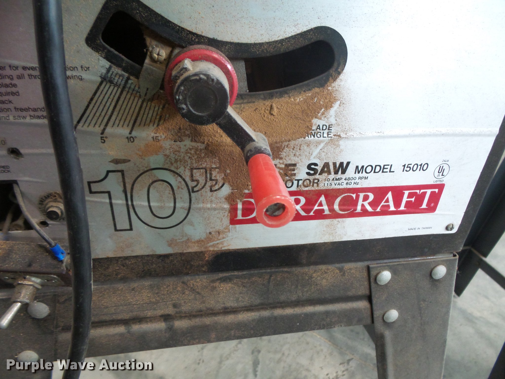 Tools in Des Moines, IA Item DE9334 sold Purple Wave