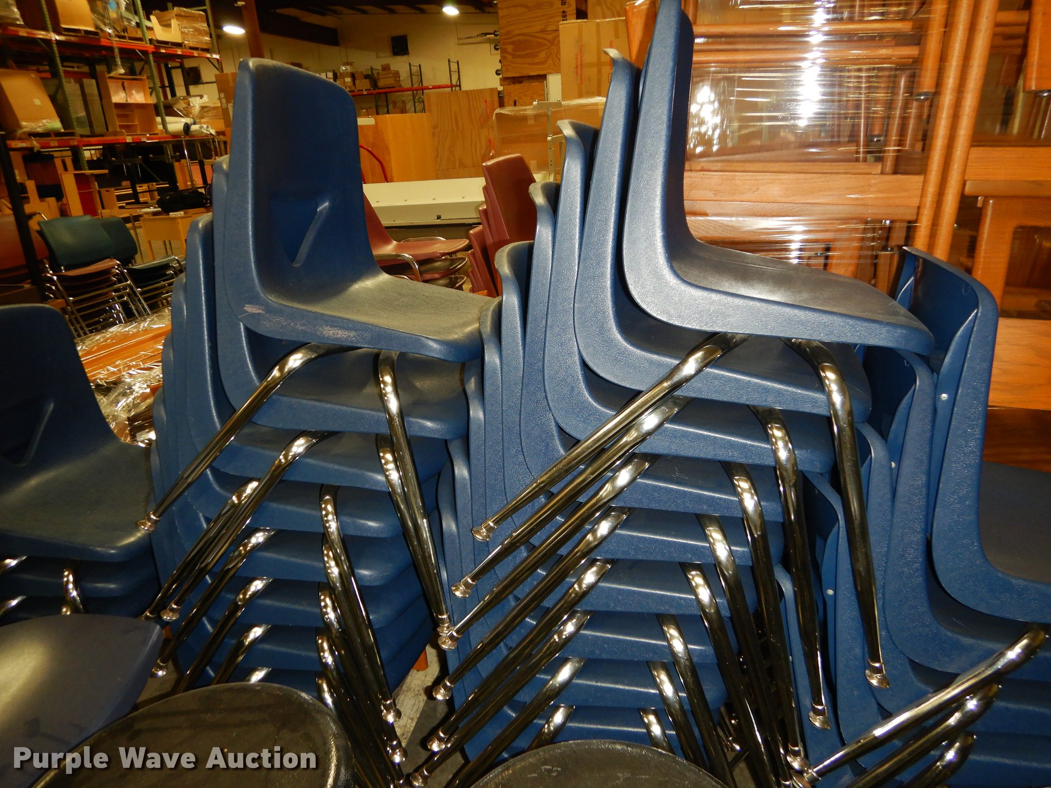 Furniture in Lawrence, KS Item DS9752 sold Purple Wave