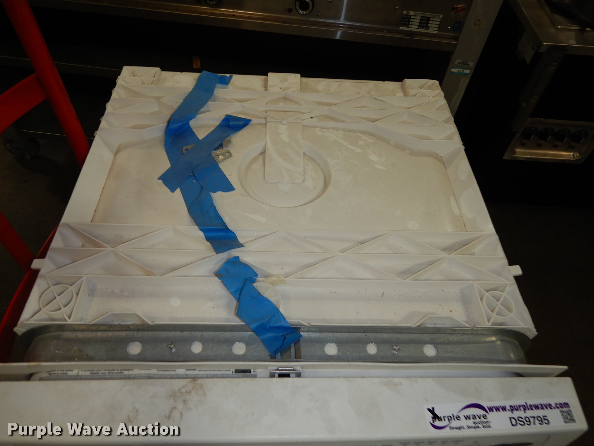 Whirlpool Quiet Partner II dishwasher in Lawrence, KS Item DS9795