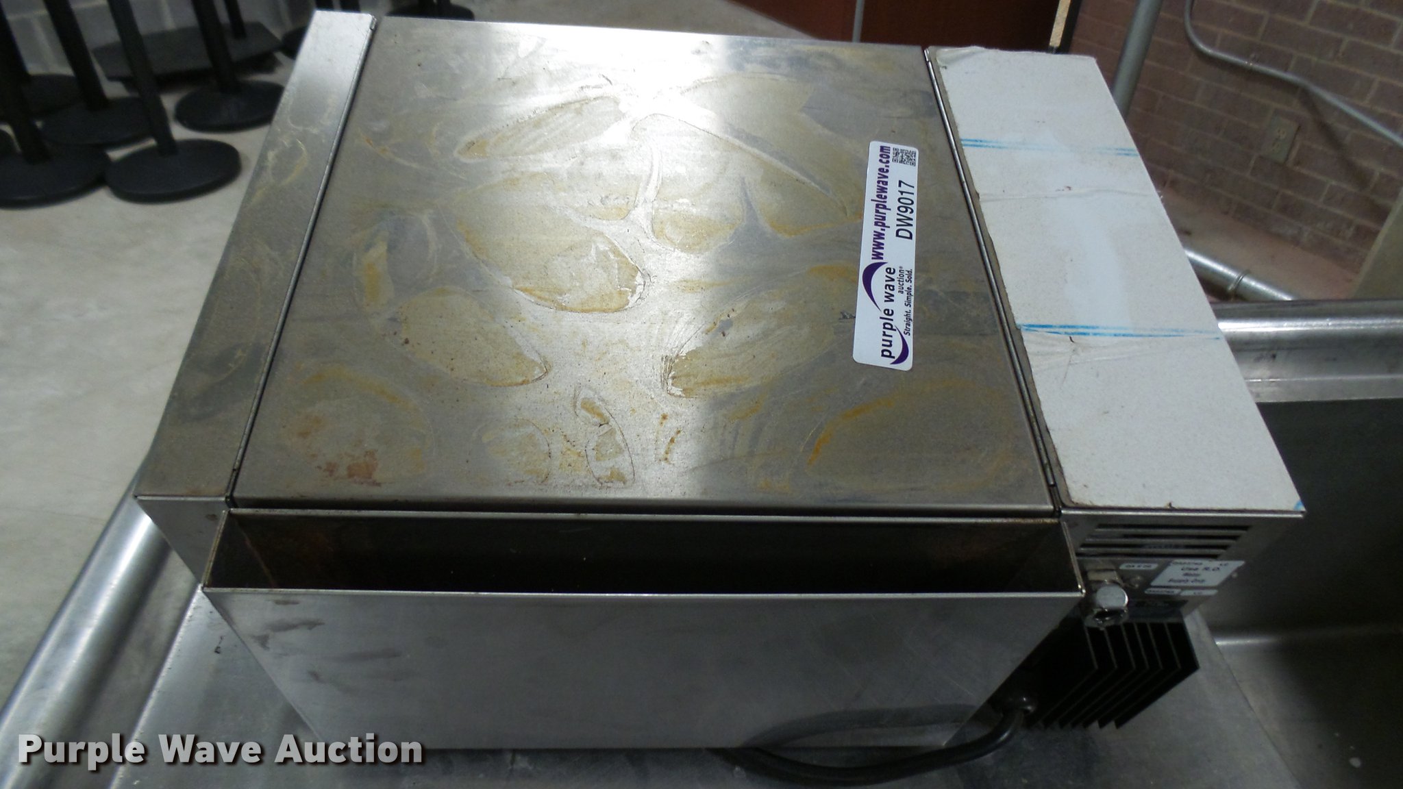 Stainless steel quesadilla maker in Wichita, KS Item DW9017 sold