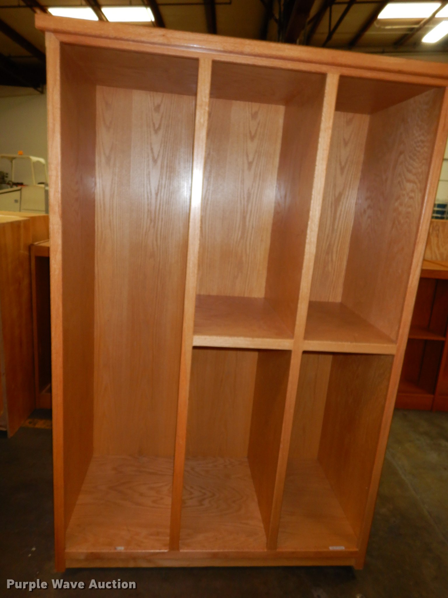 Furniture in Lawrence, KS Item EE9005 sold Purple Wave