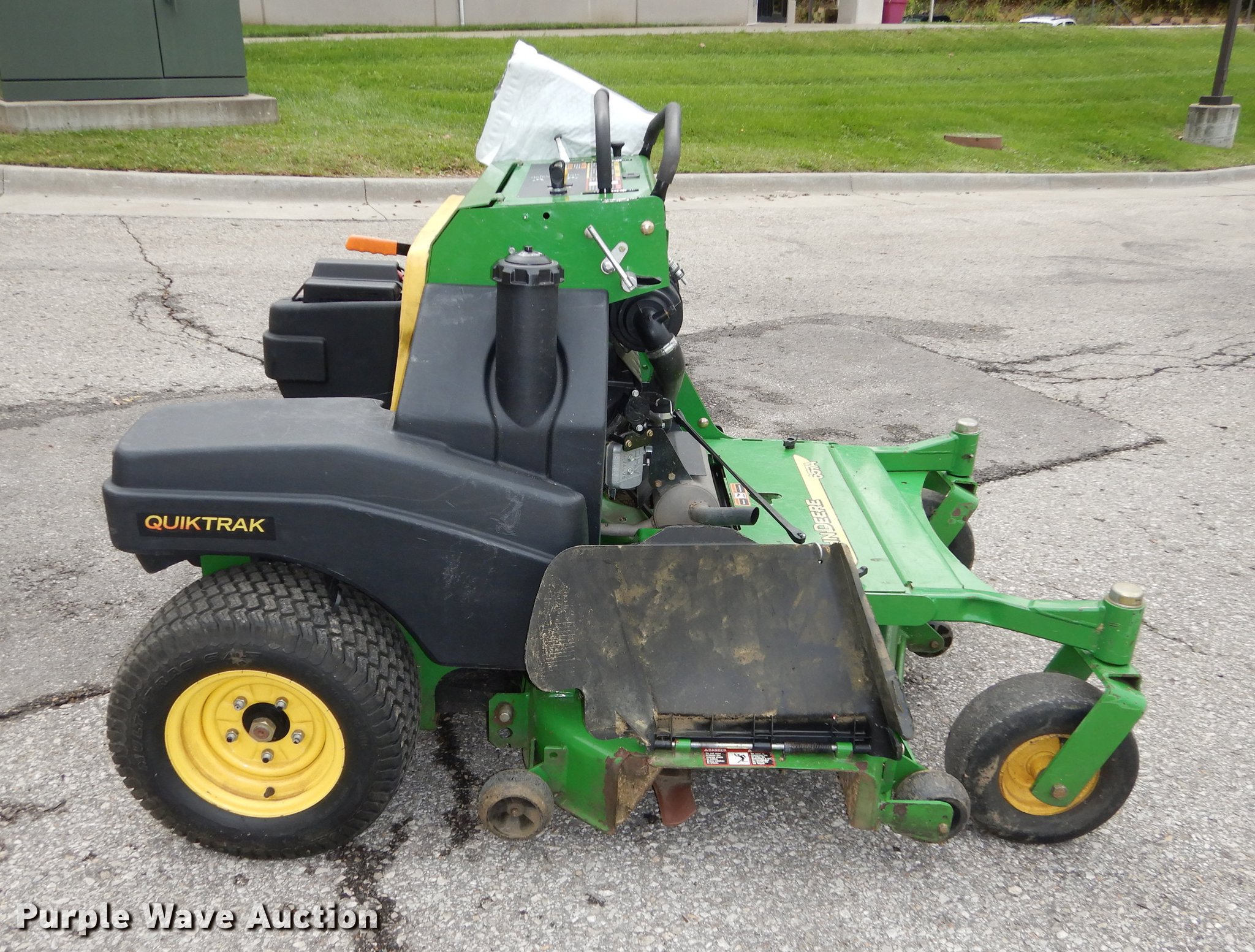 2008 John Deere 657A Quik Trak lawn mower in Mission, KS | Item EE9011 ...