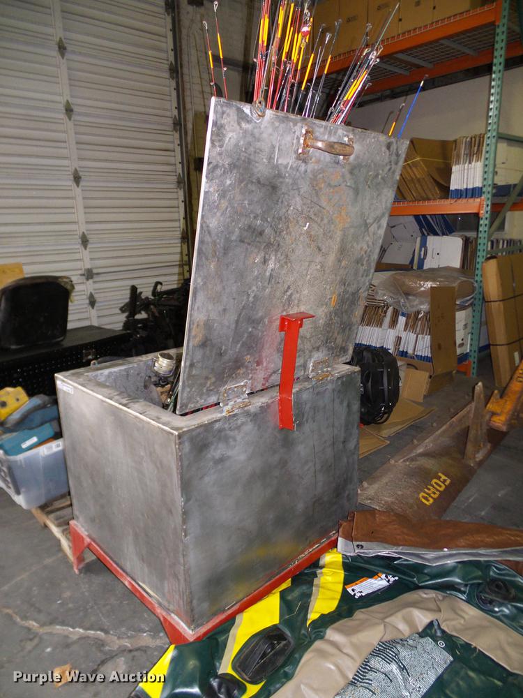 image for item AZ9405 Sporting goods