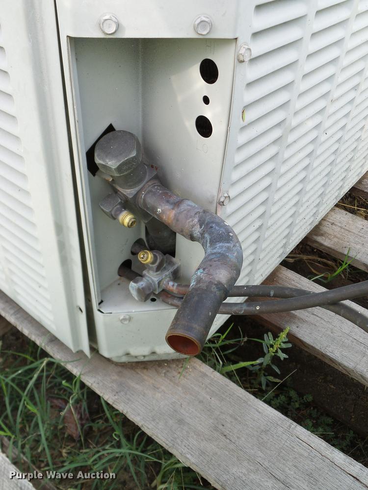 Trane XE1000 air conditioner in Caddo, OK Item AZ9419 sold Purple Wave