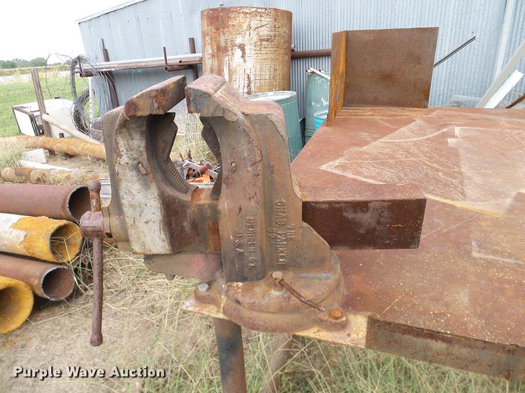 image for item AZ9424 Welding table