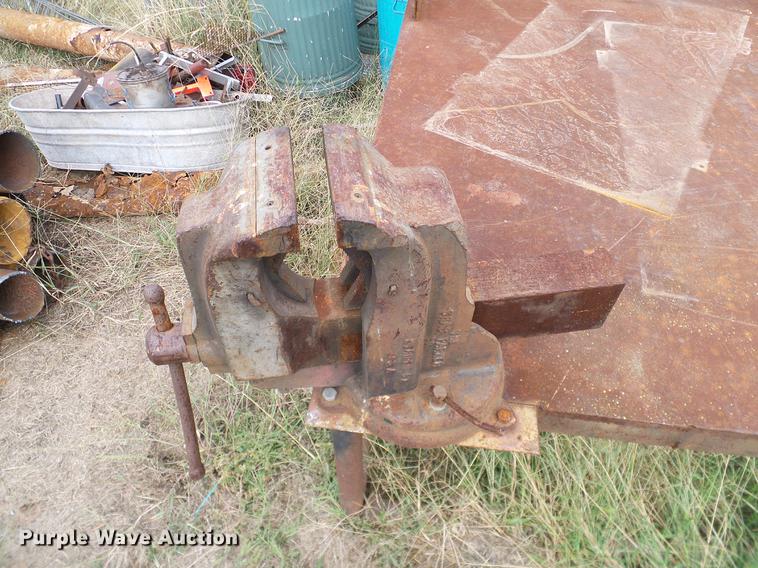 image for item AZ9424 Welding table