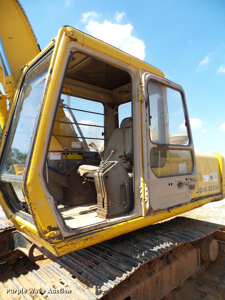 image for item DA6906 1991 John Deere 590D excavator