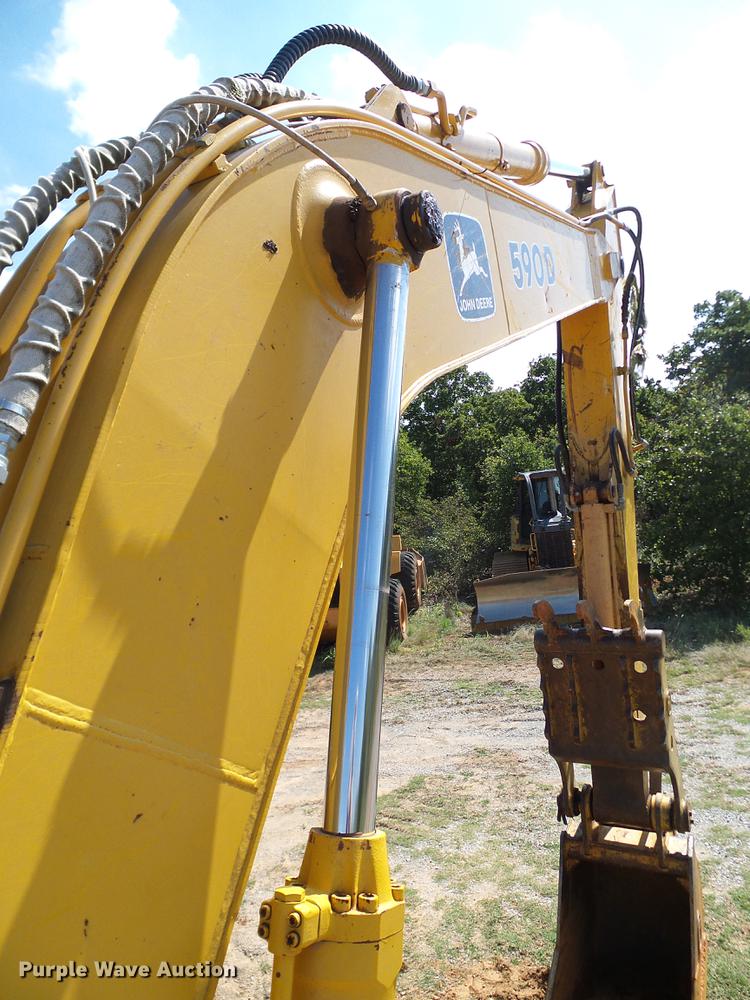 image for item DA6906 1991 John Deere 590D excavator