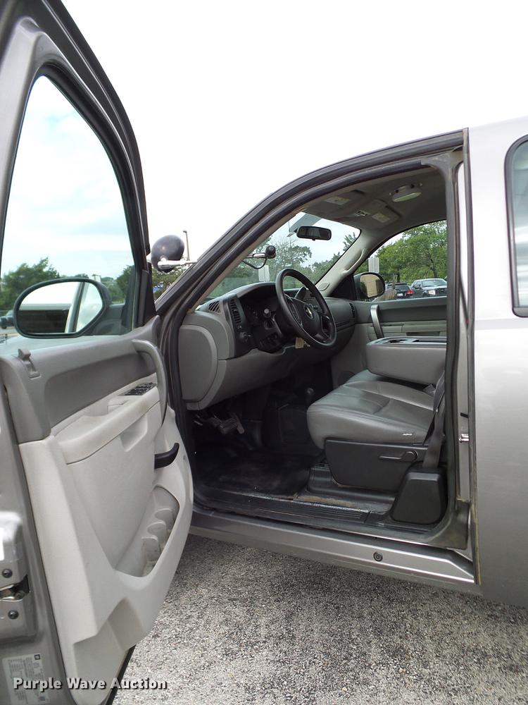 image for item DA6908 2012 Chevrolet Silverado 1500 Ext. Cab pickup truck