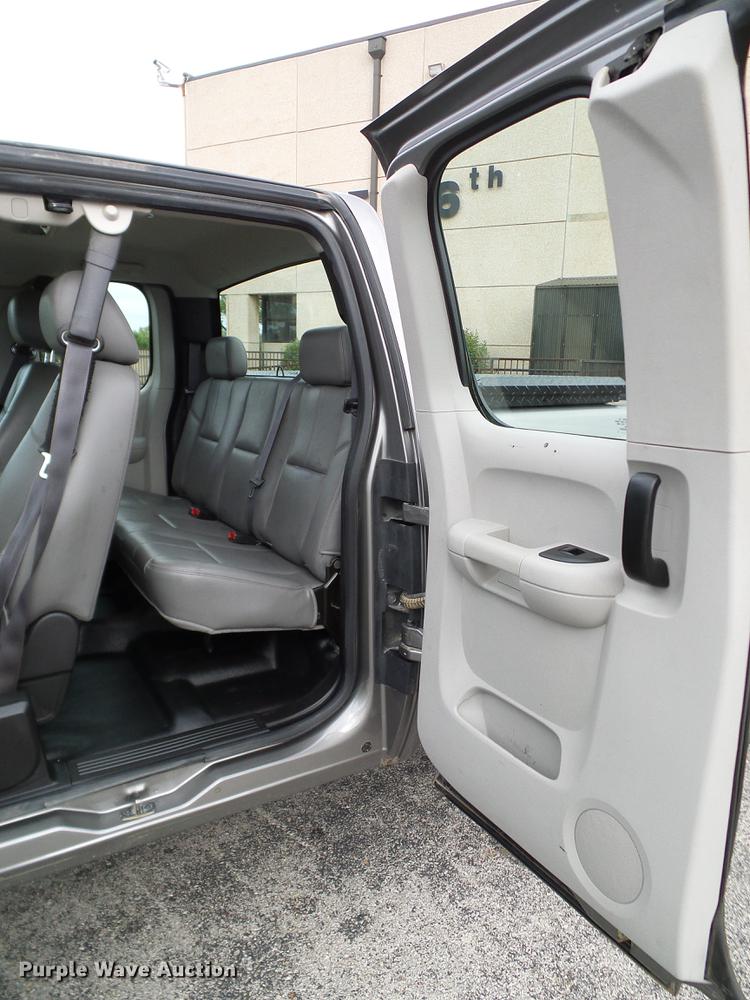 image for item DA6908 2012 Chevrolet Silverado 1500 Ext. Cab pickup truck
