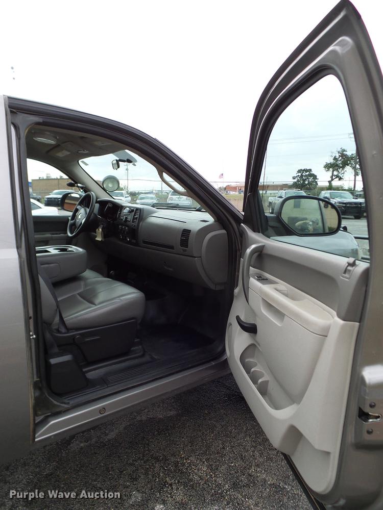 image for item DA6908 2012 Chevrolet Silverado 1500 Ext. Cab pickup truck