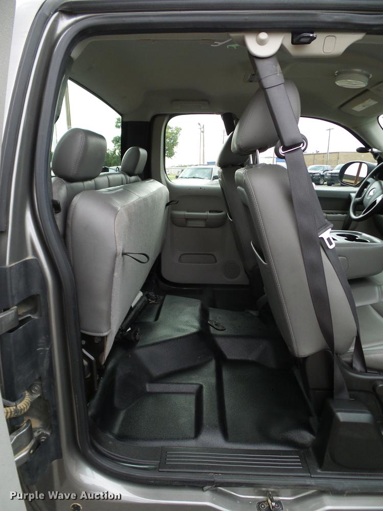 image for item DA6908 2012 Chevrolet Silverado 1500 Ext. Cab pickup truck