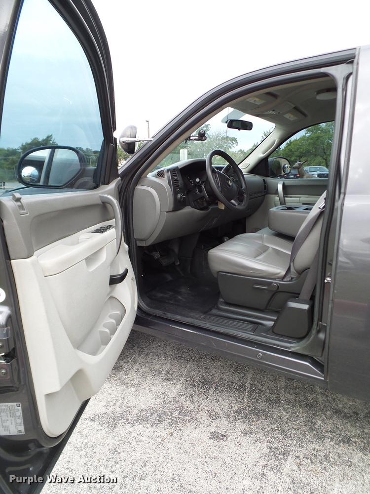 image for item DA6910 2011 Chevrolet Silverado 1500 Ext. Cab pickup truck