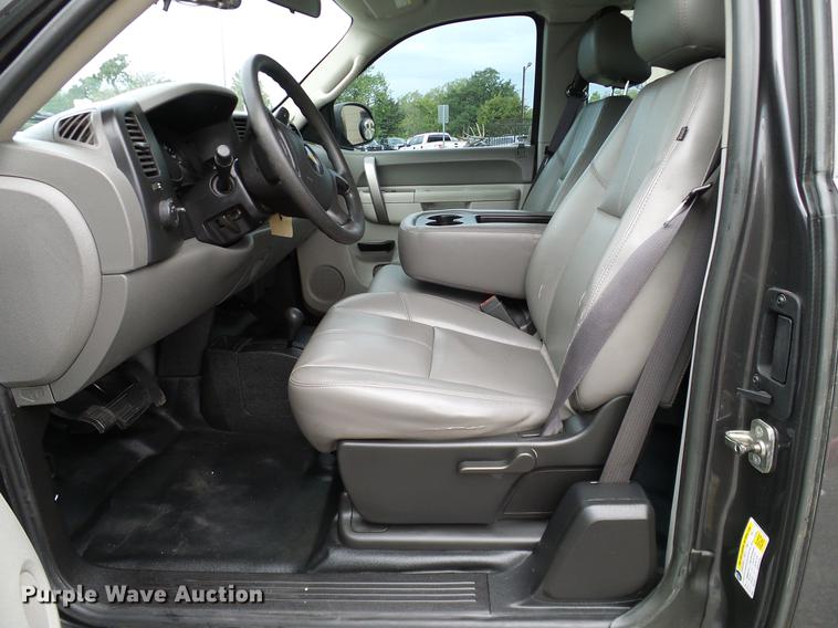 image for item DA6910 2011 Chevrolet Silverado 1500 Ext. Cab pickup truck