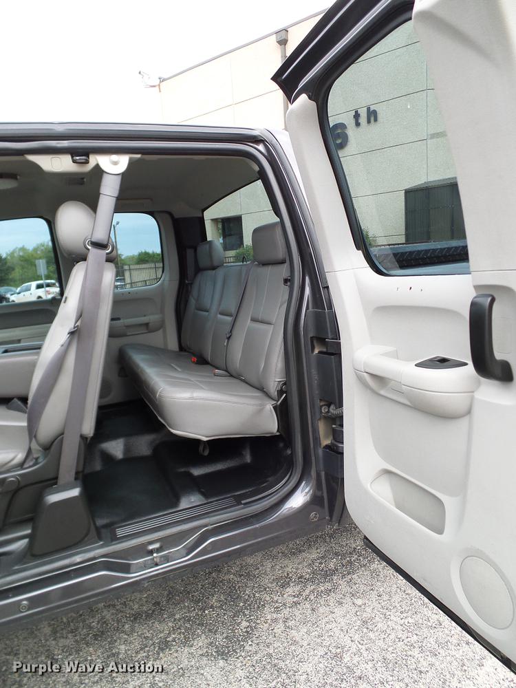 image for item DA6910 2011 Chevrolet Silverado 1500 Ext. Cab pickup truck