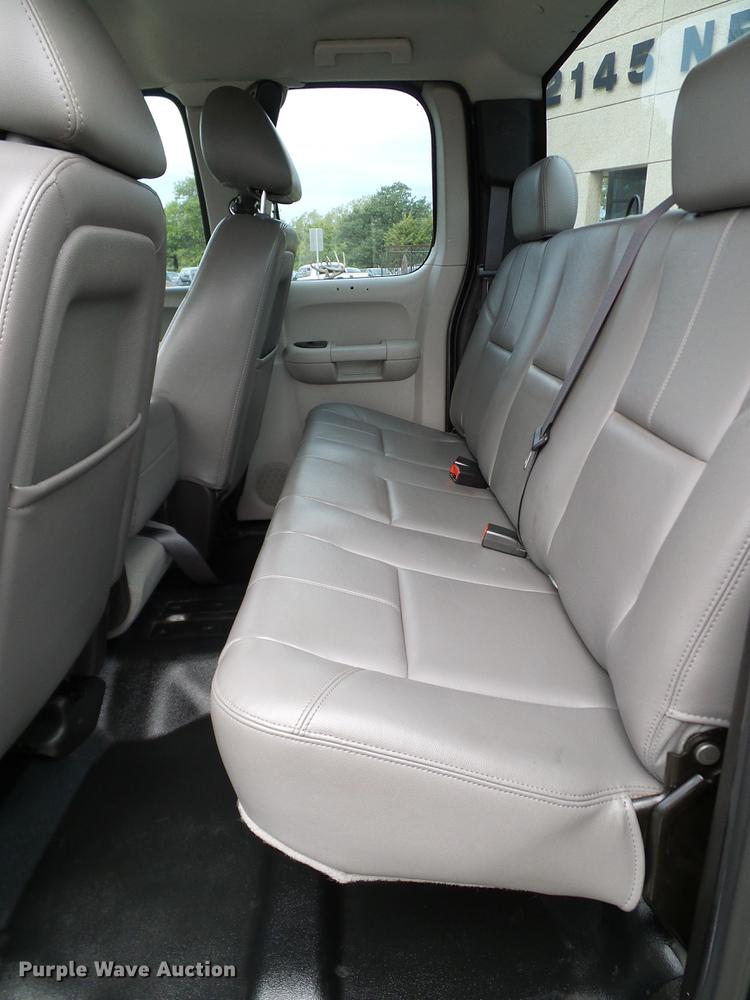 image for item DA6910 2011 Chevrolet Silverado 1500 Ext. Cab pickup truck