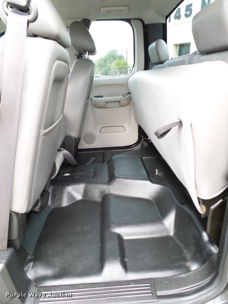 image for item DA6910 2011 Chevrolet Silverado 1500 Ext. Cab pickup truck