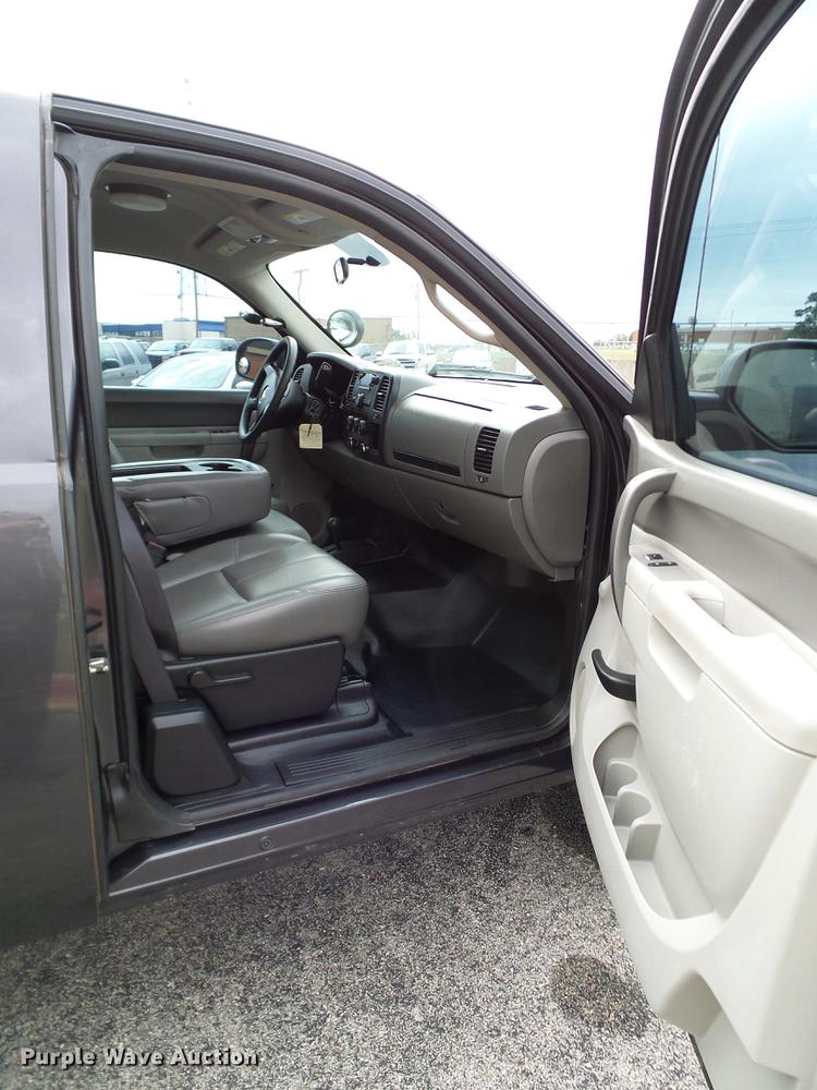 image for item DA6910 2011 Chevrolet Silverado 1500 Ext. Cab pickup truck