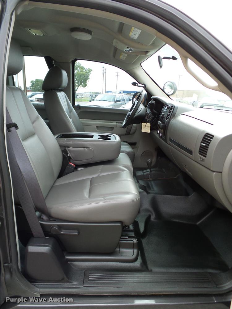 image for item DA6910 2011 Chevrolet Silverado 1500 Ext. Cab pickup truck