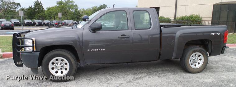 image for item DA6911 2011 Chevrolet Silverado 1500 Ext. Cab pickup truck