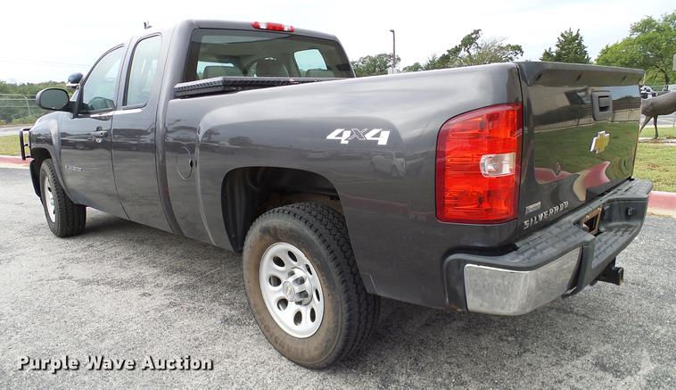 image for item DA6911 2011 Chevrolet Silverado 1500 Ext. Cab pickup truck