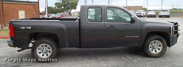 image for item DA6911 2011 Chevrolet Silverado 1500 Ext. Cab pickup truck