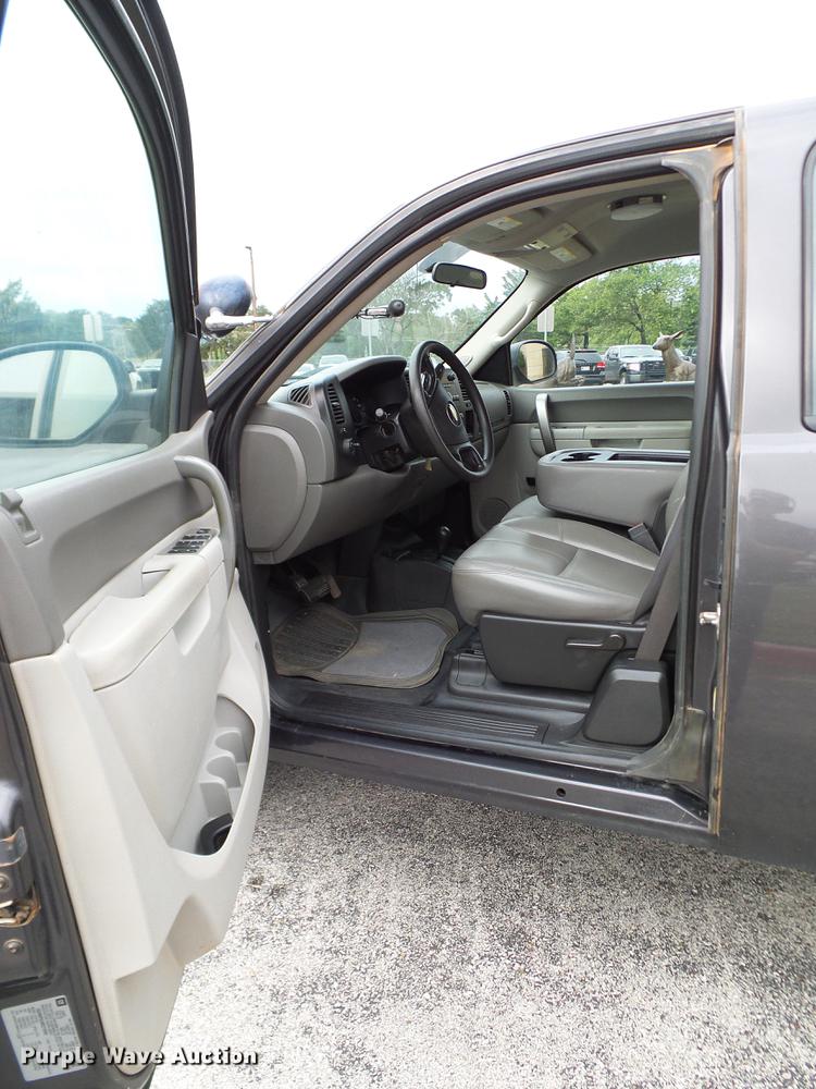 image for item DA6911 2011 Chevrolet Silverado 1500 Ext. Cab pickup truck