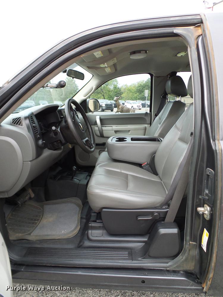 image for item DA6911 2011 Chevrolet Silverado 1500 Ext. Cab pickup truck