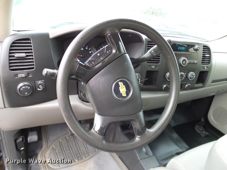 image for item DA6911 2011 Chevrolet Silverado 1500 Ext. Cab pickup truck