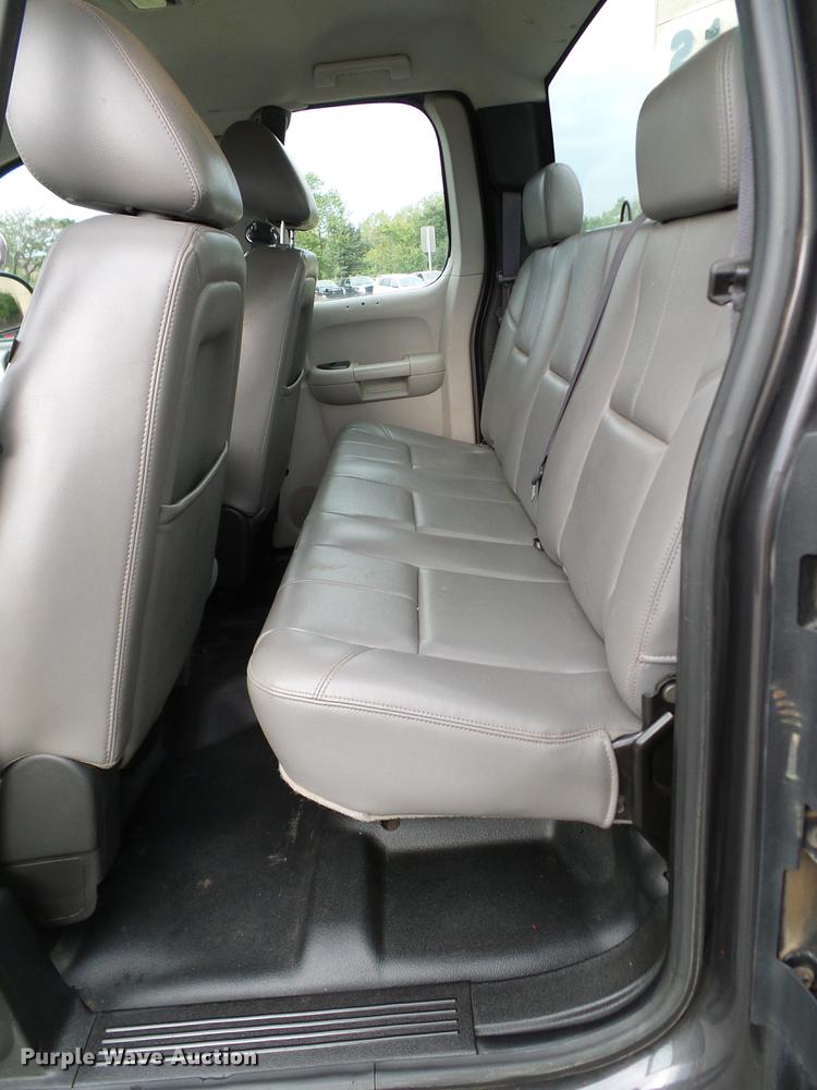 image for item DA6911 2011 Chevrolet Silverado 1500 Ext. Cab pickup truck