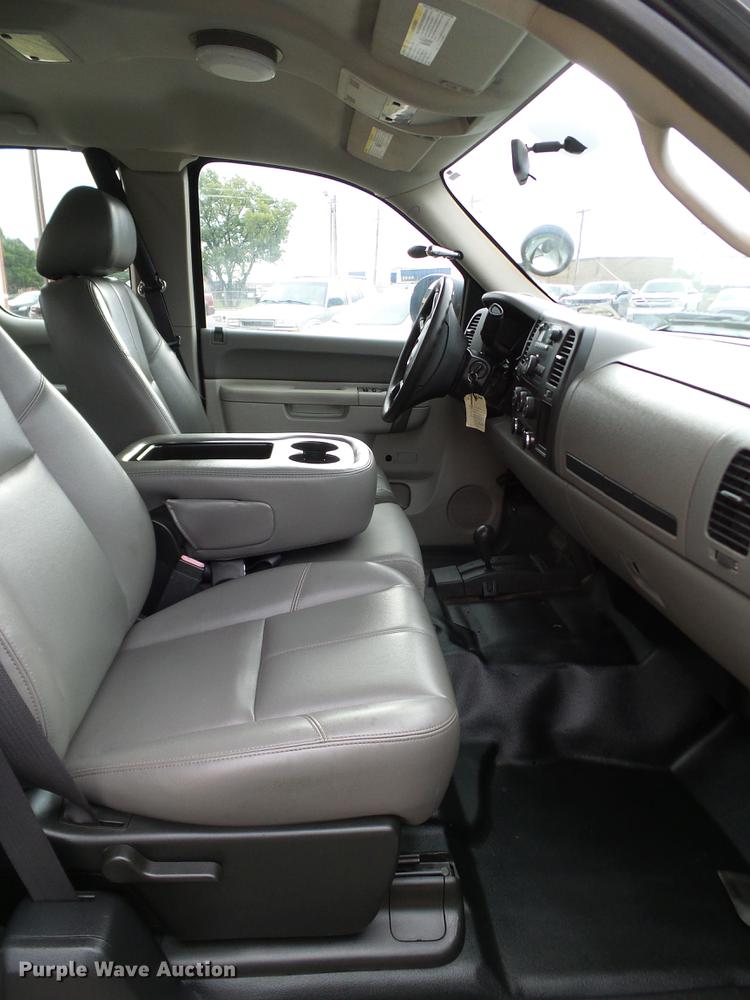 image for item DA6911 2011 Chevrolet Silverado 1500 Ext. Cab pickup truck