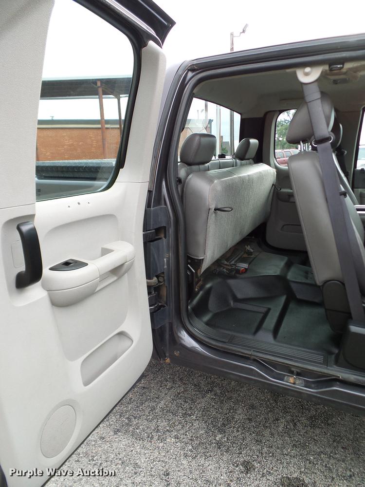 image for item DA6911 2011 Chevrolet Silverado 1500 Ext. Cab pickup truck