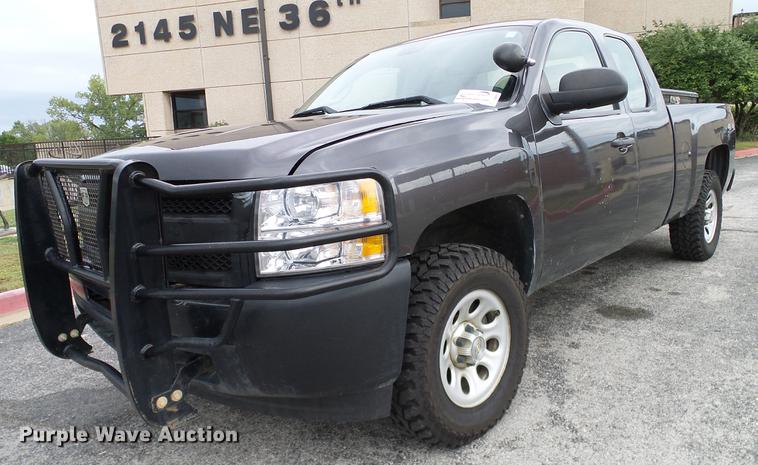 image for item DA6912 2011 Chevrolet Silverado 1500 Ext. Cab pickup truck