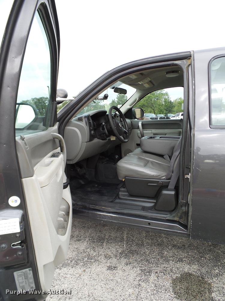 image for item DA6912 2011 Chevrolet Silverado 1500 Ext. Cab pickup truck