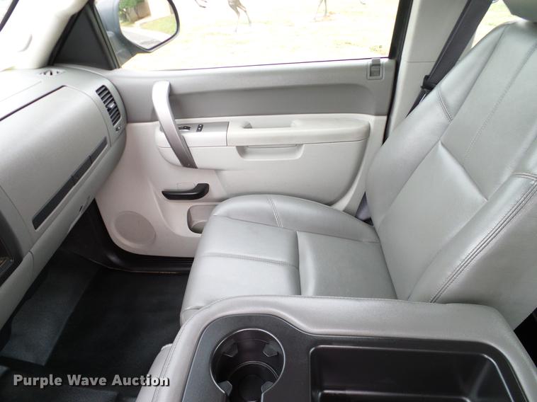 image for item DA6912 2011 Chevrolet Silverado 1500 Ext. Cab pickup truck