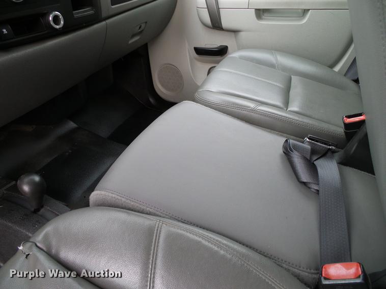 image for item DA6912 2011 Chevrolet Silverado 1500 Ext. Cab pickup truck